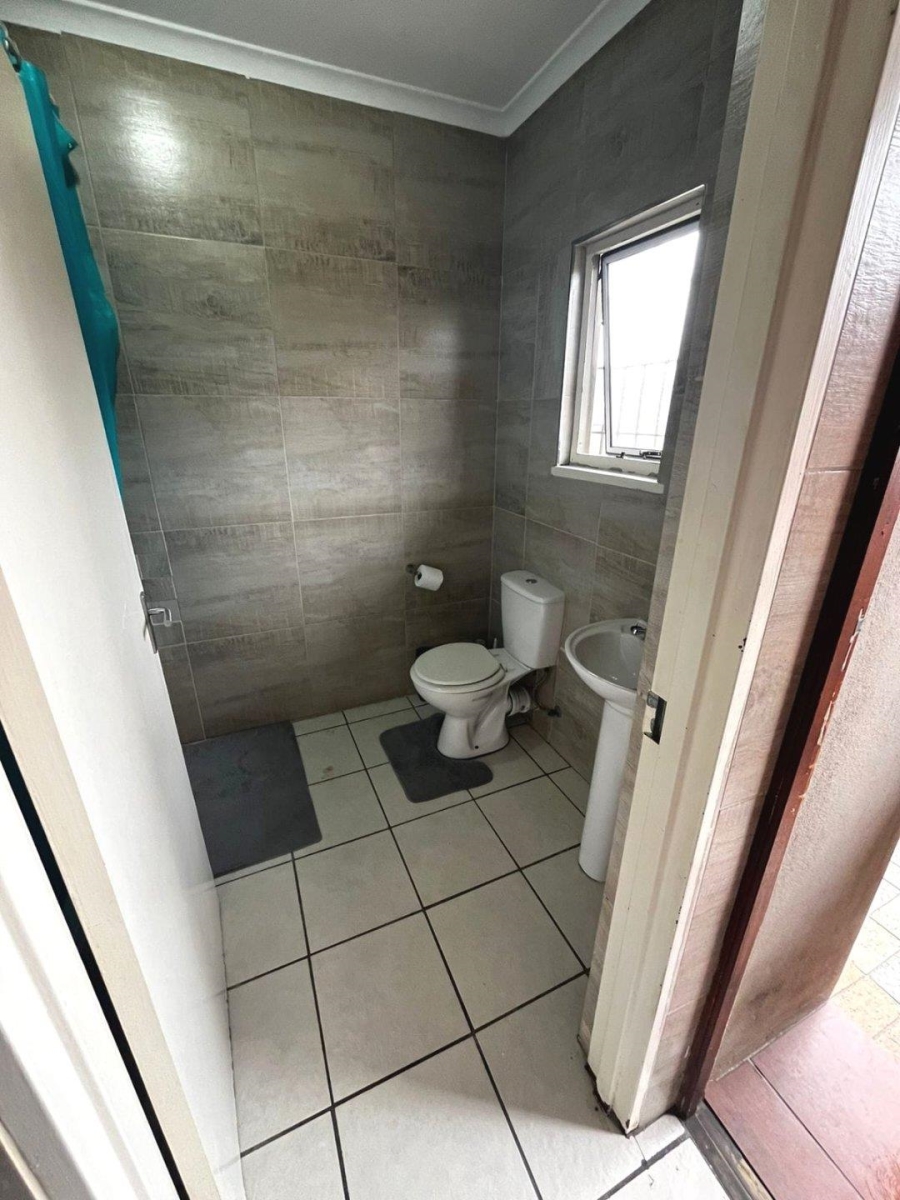 2 Bedroom Property for Sale in Pelican Park Western Cape